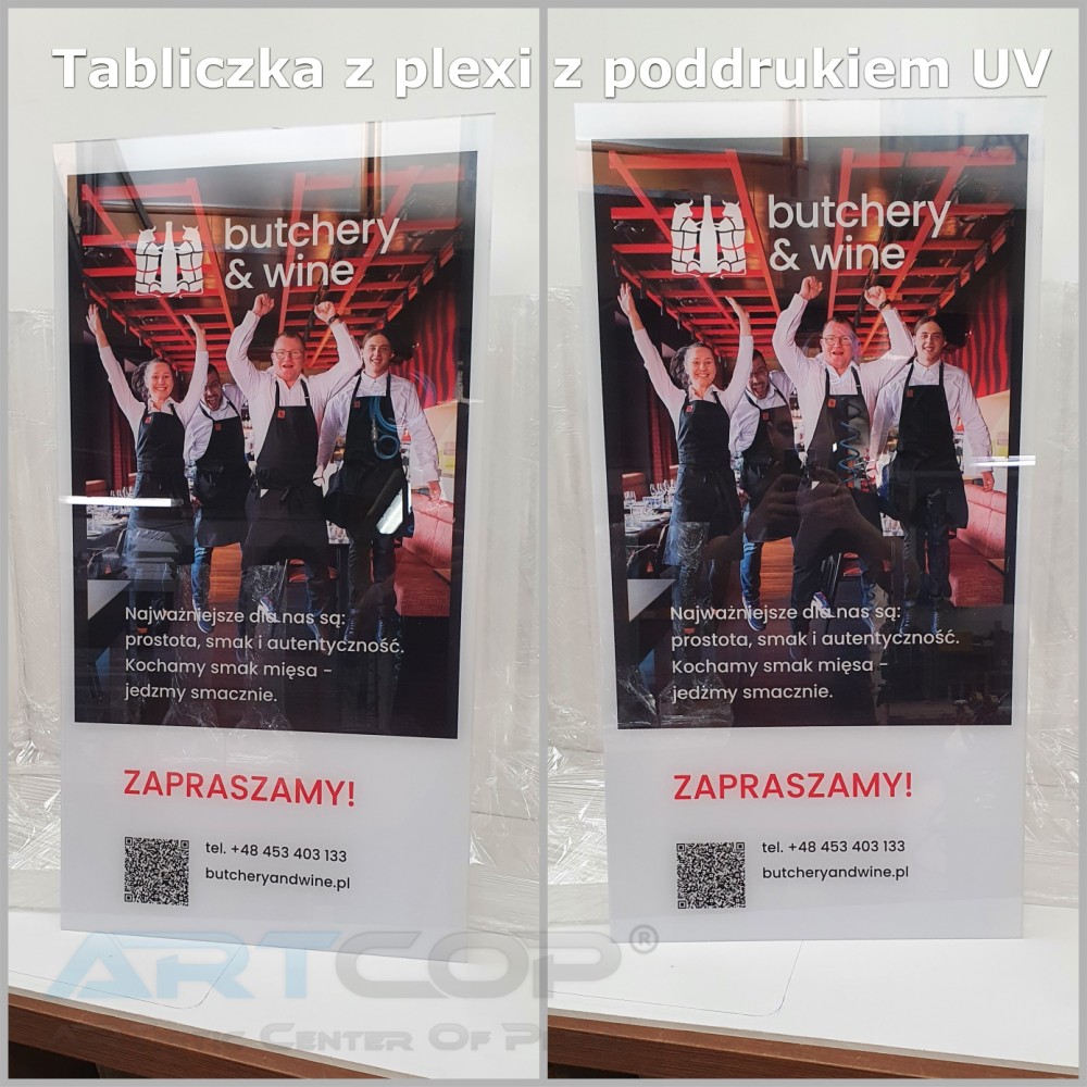 Tablica z nadrukiem grafiki technologią UV